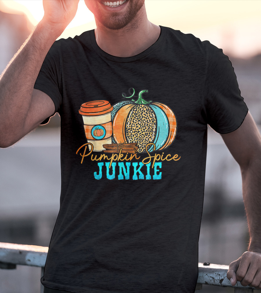 Pumpkin Spice Junkie Coffee Cup With Stylish Pumpkin And Cinnamon Sticks T-Shirt
