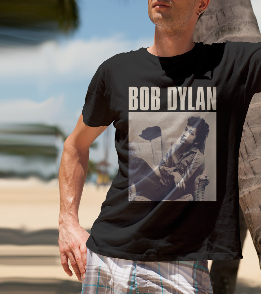 Bob Dylan Sitting On Chair Iconic Photo T-Shirt