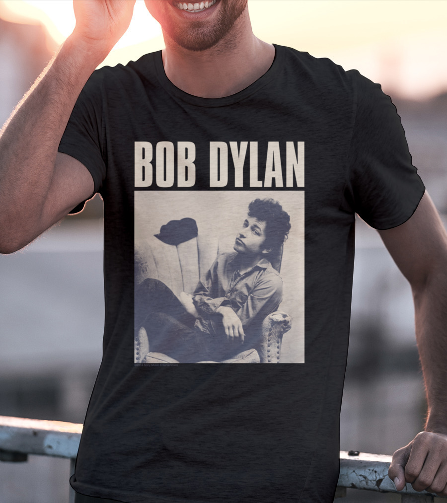 Bob Dylan Sitting On Chair Iconic Photo T-Shirt