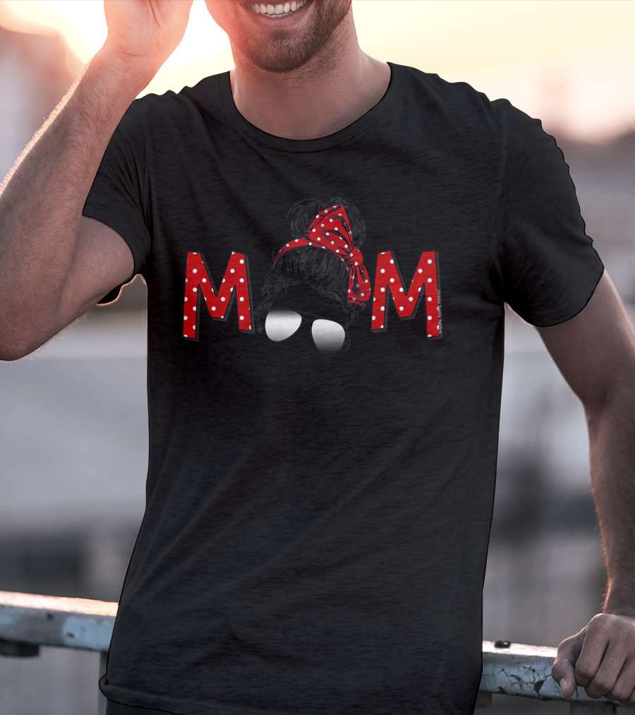 Cute Mom Red Polka Dots Sunglasses Messy Bun T-Shirt