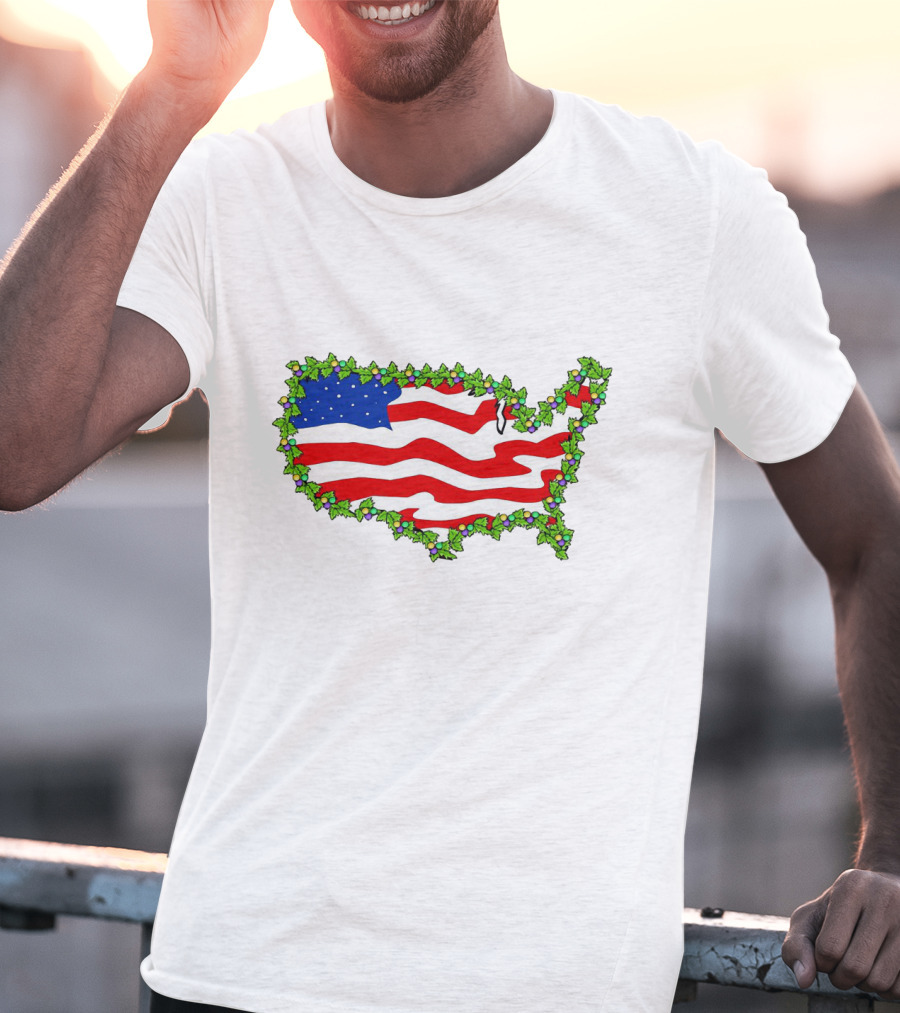 United States Map With Flag And Christmas Holly Decoration T-Shirt