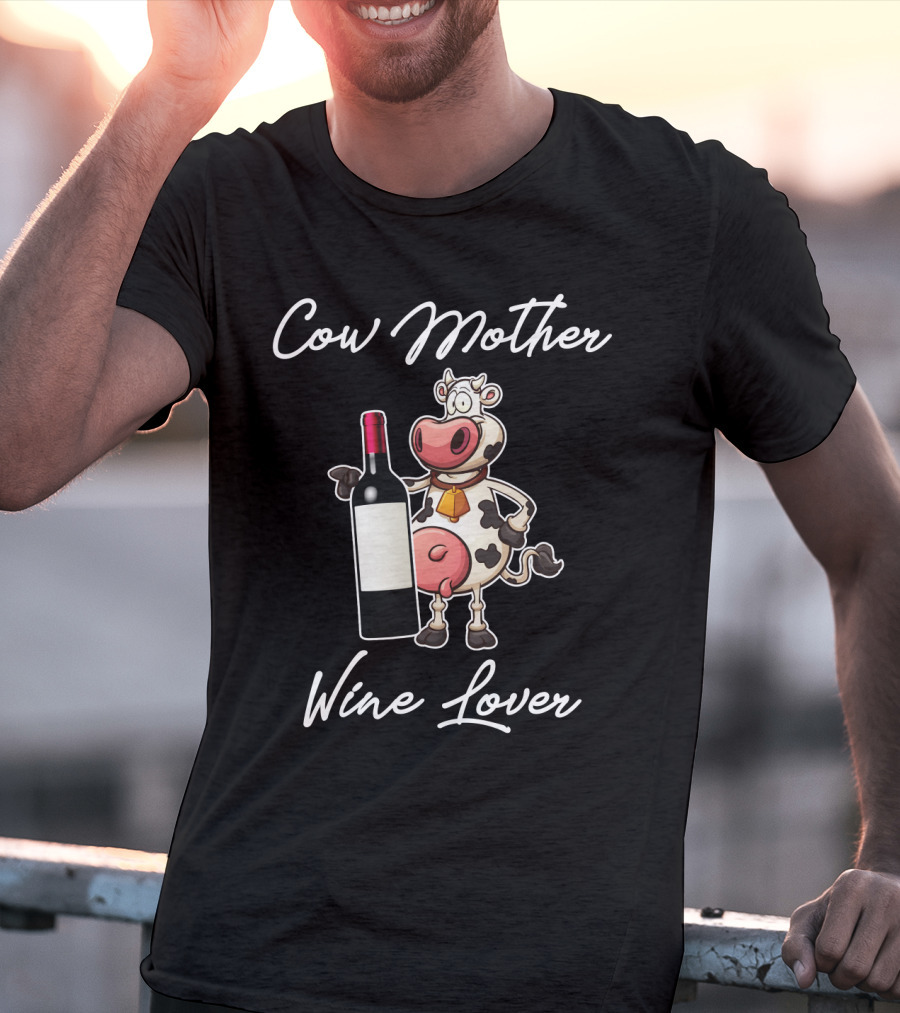 Cow Mother Wine Lover Funny Cow With Wine Bottle T-Shirt