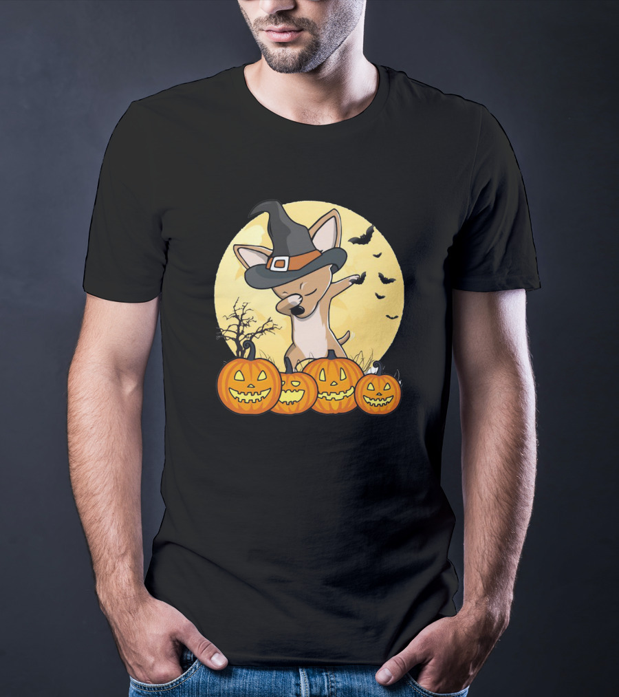 Chihuahua Dabbing In Witch Hat With Pumpkins Halloween Moon Background T-Shirt