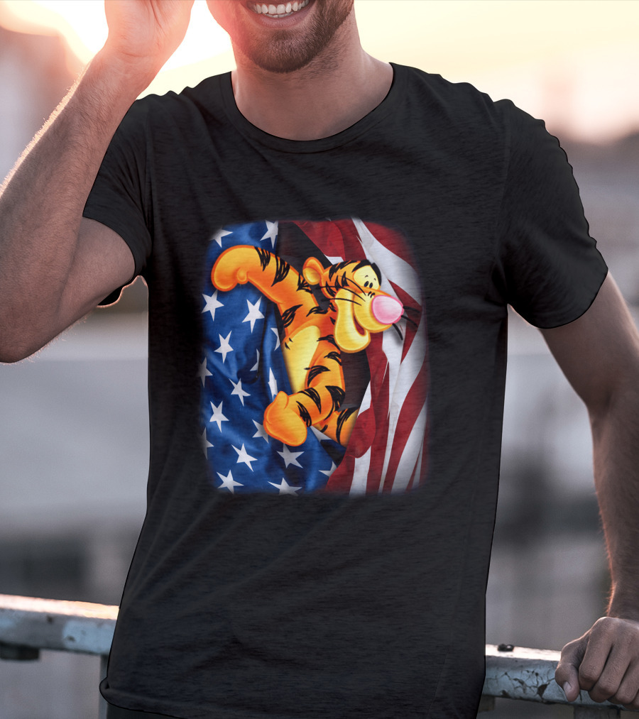 Tigger Celebrating Independence Day With American Flag T-Shirt