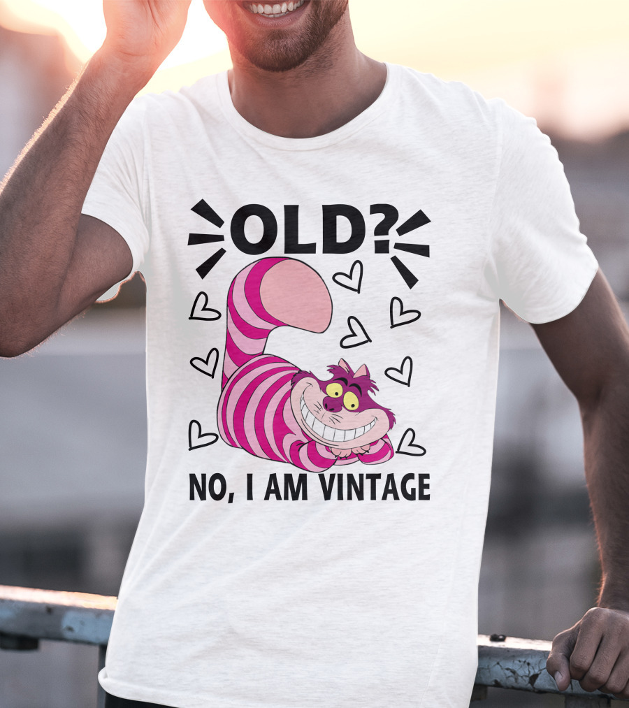 OLD NO I AM VINTAGE Cheshire Cat Hearts T-Shirt
