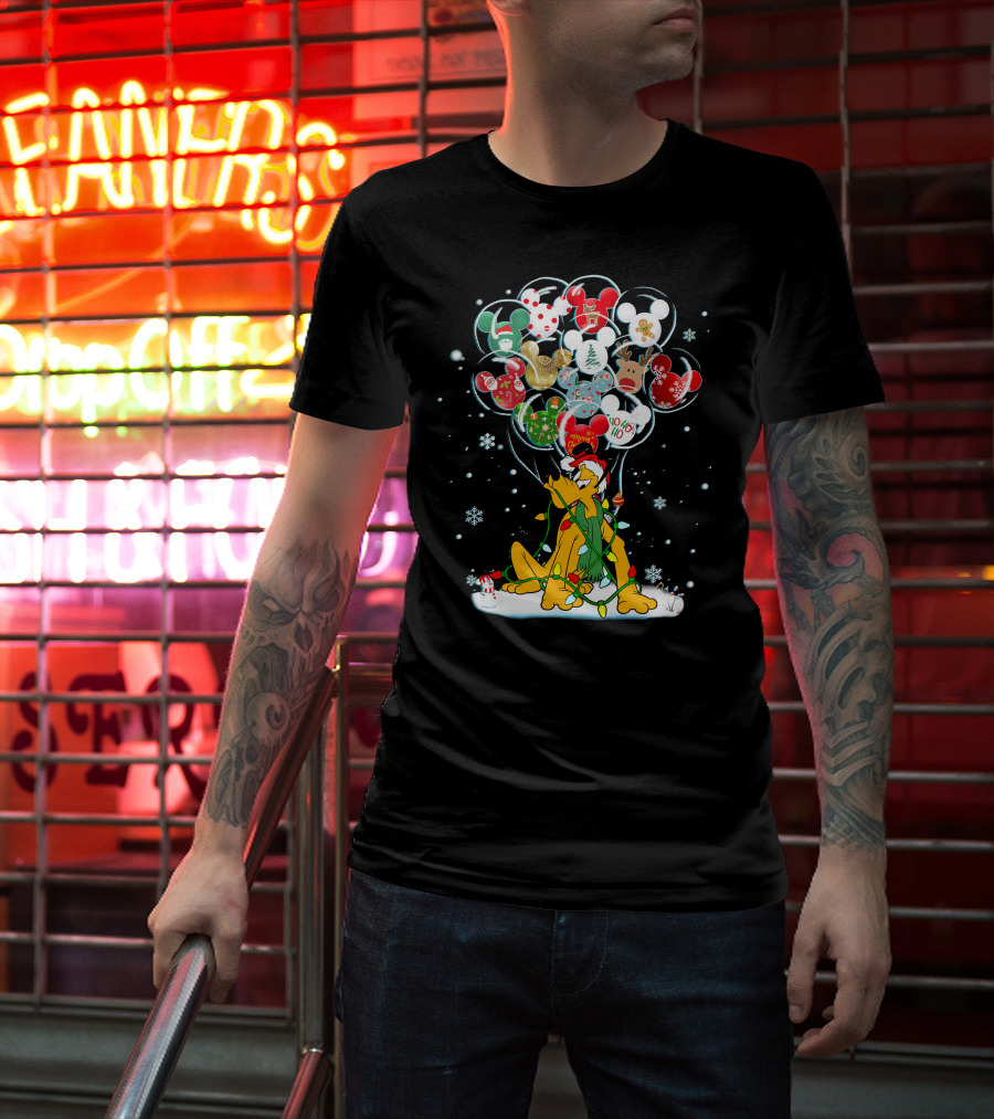 Pluto Christmas Mickey Mouse Balloon Festive Snowflakes Holiday Scene T-Shirt