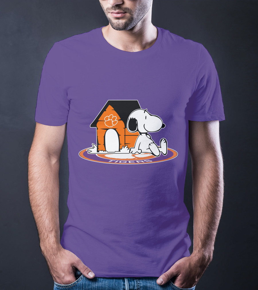 Clemson Tigers Football Forever Snoopy Doghouse Fan T-Shirt