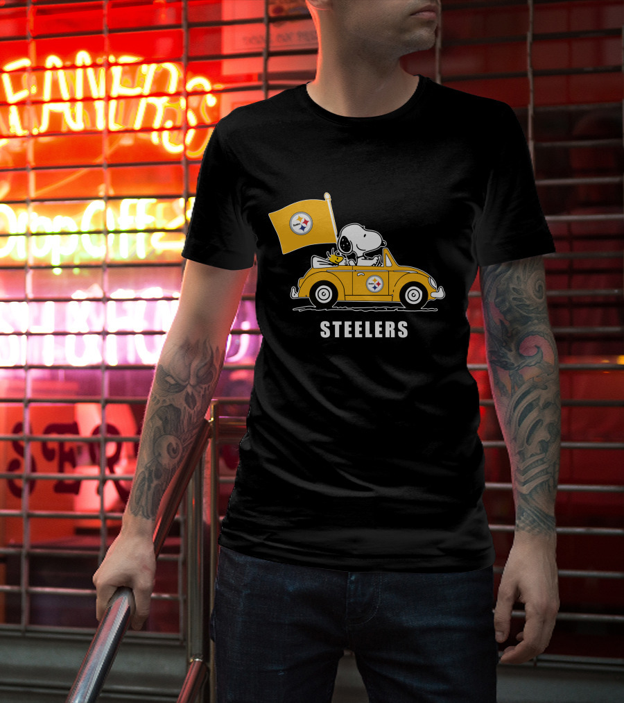 Pittsburgh Steelers Snoopy Driving Yellow Car With Flag T-Shirt