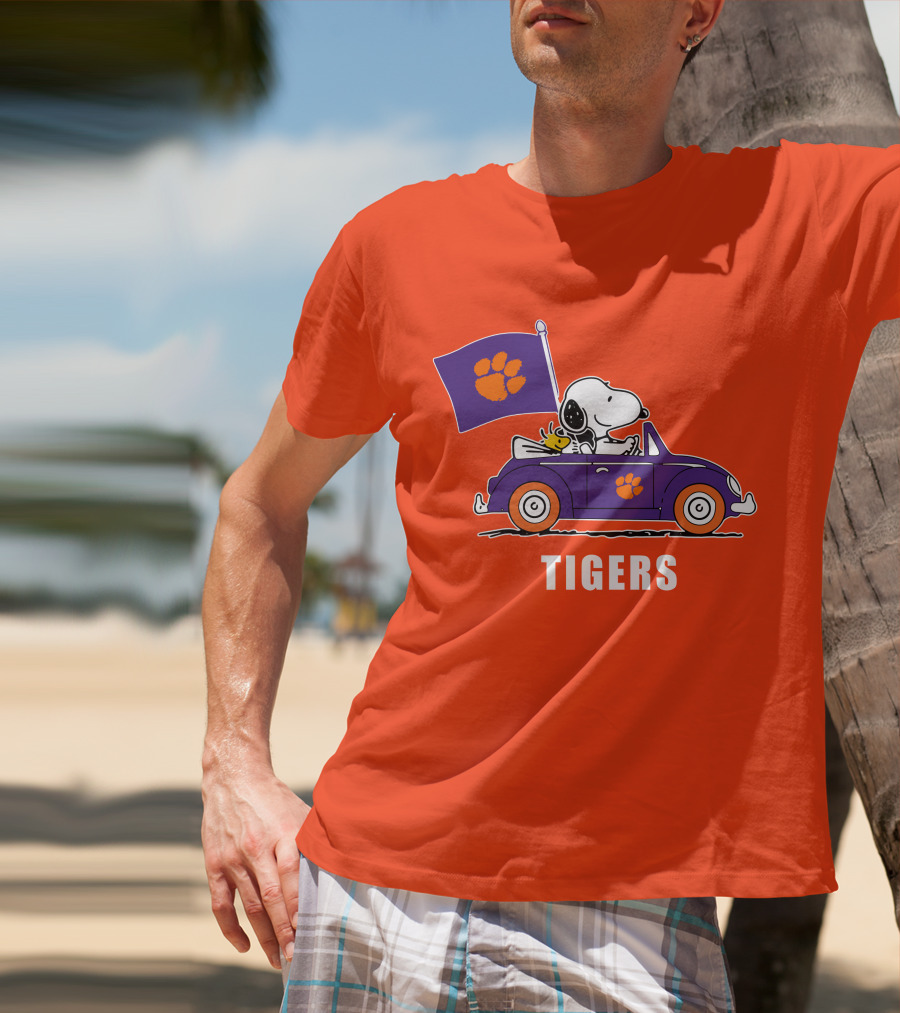 Clemson Tigers Snoopy Driving With Woodstock In Purple Car T-Shirt