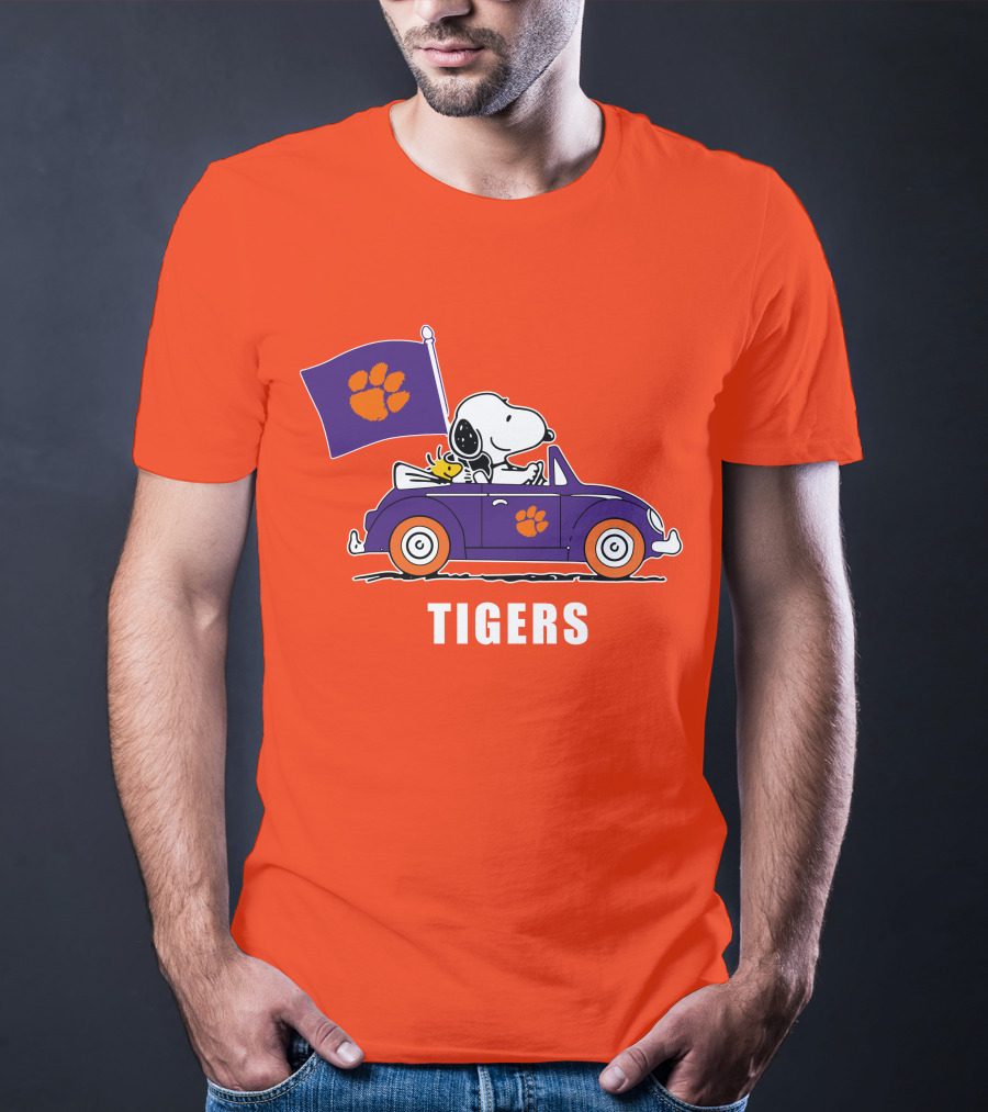 Clemson Tigers Snoopy Driving With Woodstock In Purple Car T-Shirt