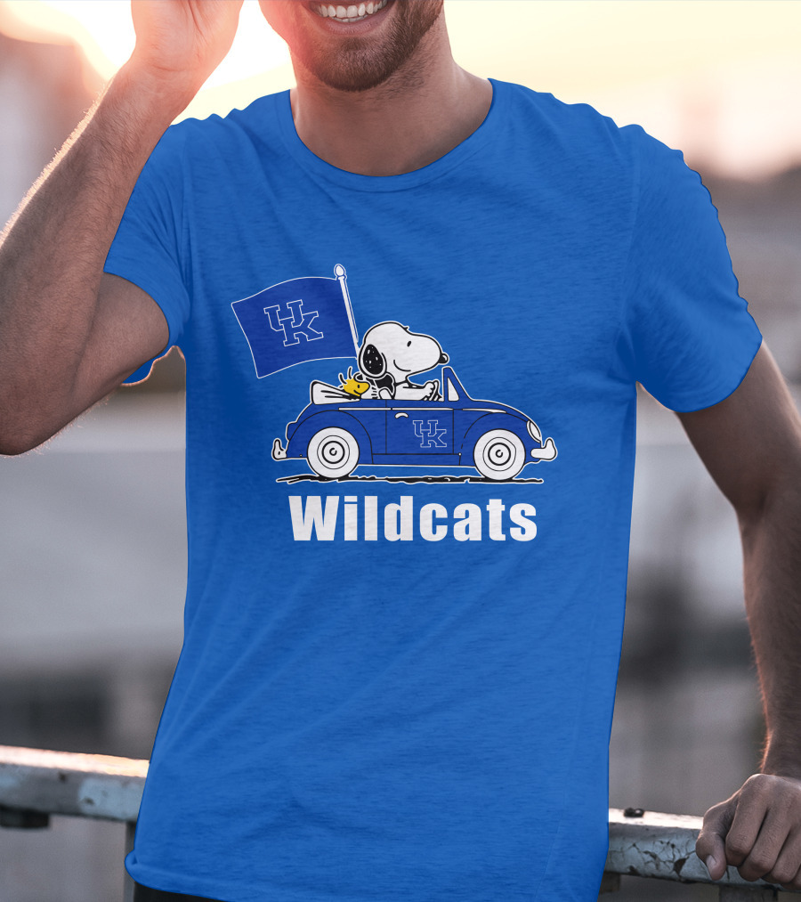 Snoopy Driving Kentucky Wildcats Car With Woodstock And UK Flag T-Shirt