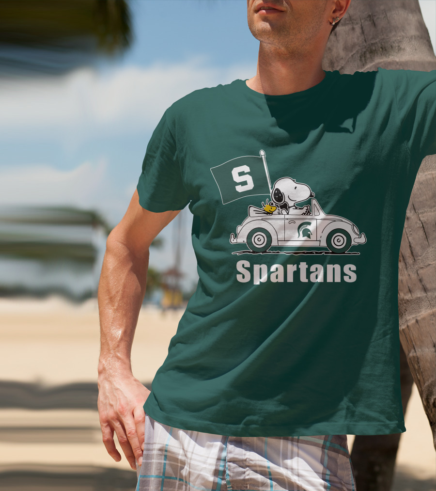 Snoopy Driving With Michigan State Spartans Flag T-Shirt
