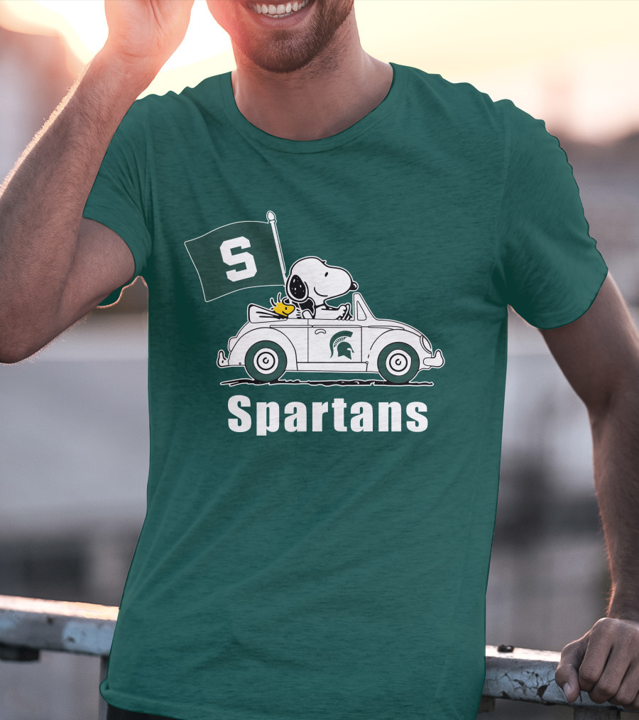 Snoopy Driving With Michigan State Spartans Flag T-Shirt