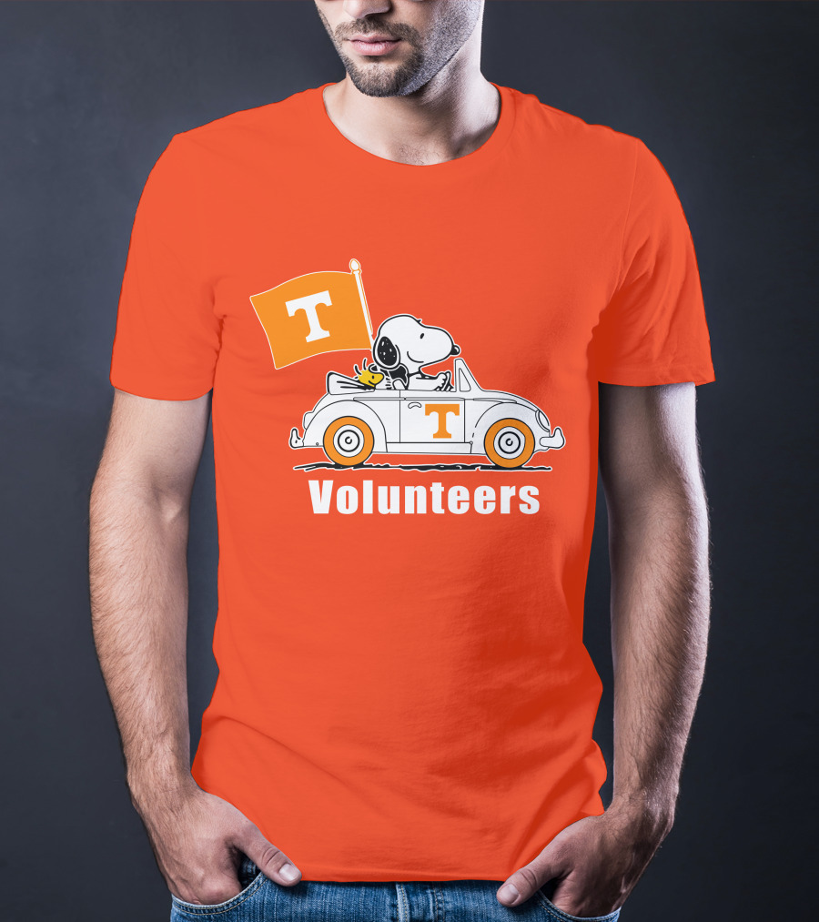 Tennessee Volunteers Snoopy Driving With T Flag T-Shirt
