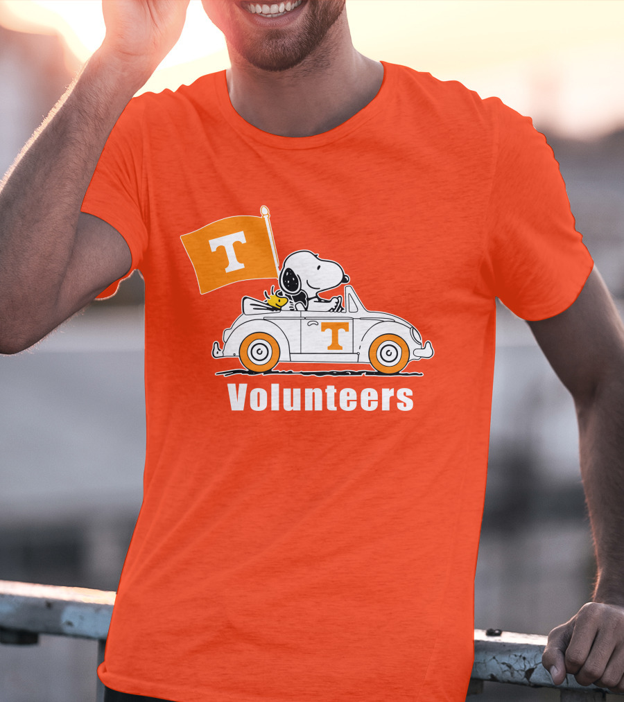 Tennessee Volunteers Snoopy Driving With T Flag T-Shirt