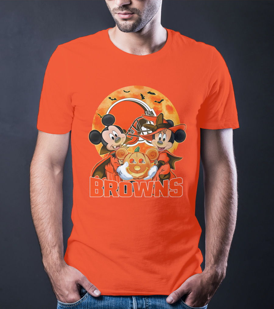 Cleveland Browns Mickey And Minnie Mouse Halloween Bats Pumpkin Helmet T-Shirt