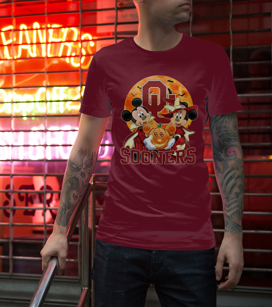 Oklahoma Sooners Mickey Mouse And Minnie Mouse Halloween Pumpkin Moon Bats T-Shirt