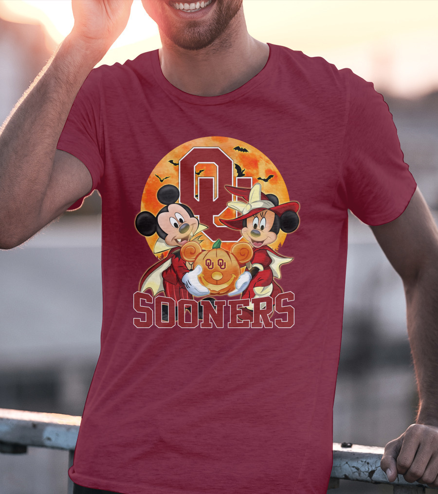 Oklahoma Sooners Mickey Mouse And Minnie Mouse Halloween Pumpkin Moon Bats T-Shirt