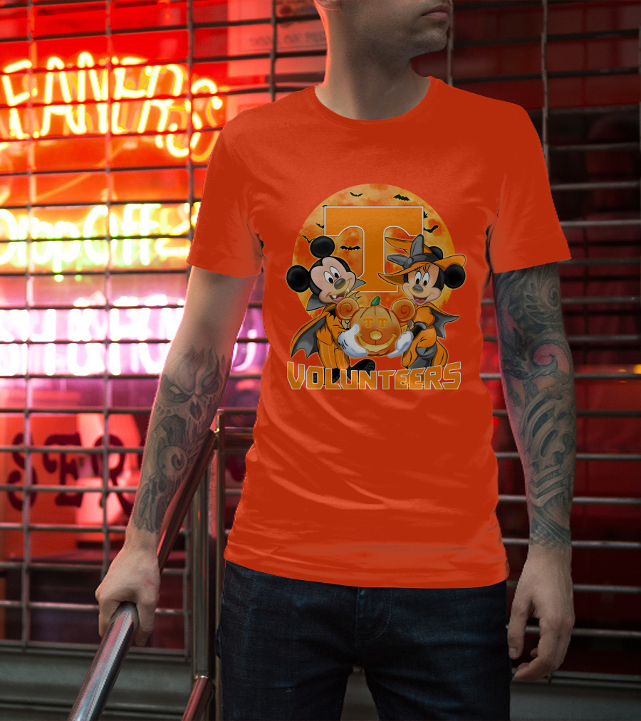 Tennessee Volunteers Mickey And Minnie Halloween Pumpkin T-Shirt