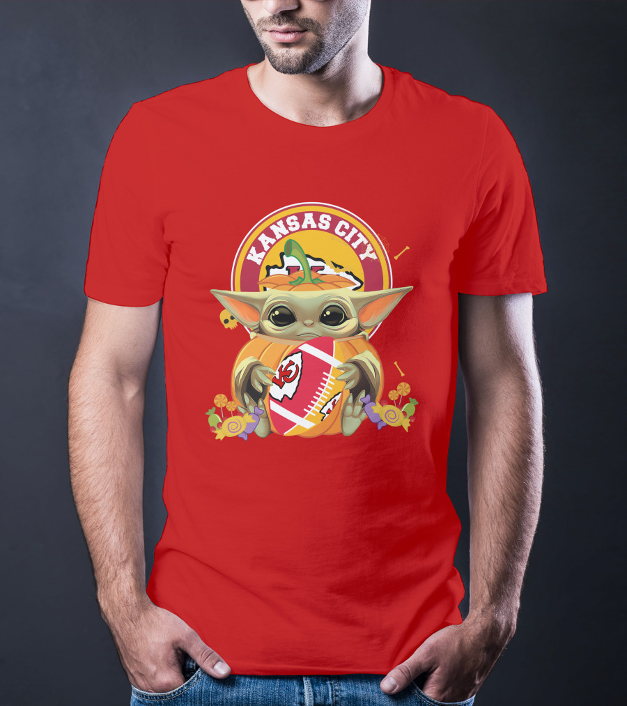 Halloween Pumpkin Baby Yoda Kansas City Chiefs Football Hug T-Shirt