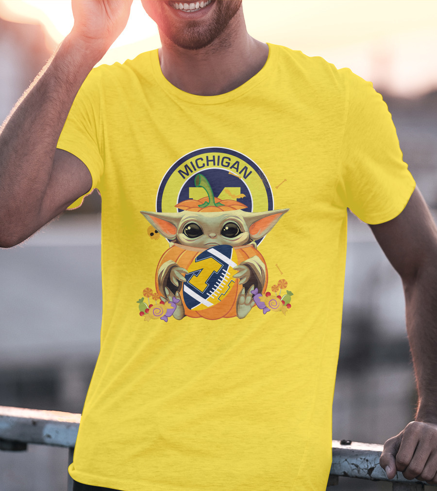 Halloween Pumpkin Baby Yoda Hug Michigan Wolverines Football T-Shirt