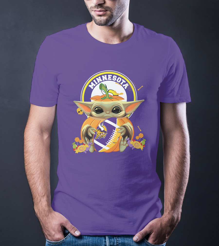 Halloween Pumpkin Baby Yoda Minnesota Vikings Hug T-Shirt