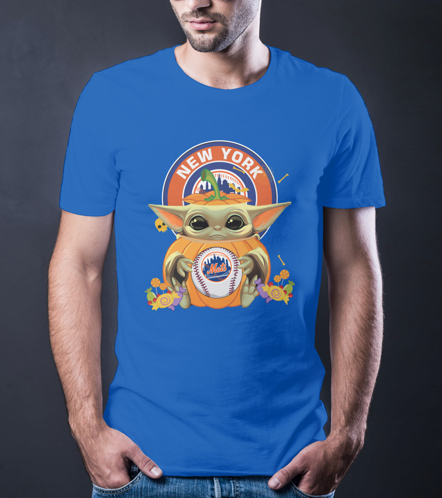 Halloween Pumpkin Baby Yoda Holding New York Mets Baseball With City Skyline T-Shirt