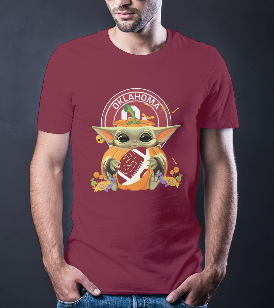 Halloween Pumpkin Baby Yoda Hug Oklahoma Sooners Football T-Shirt