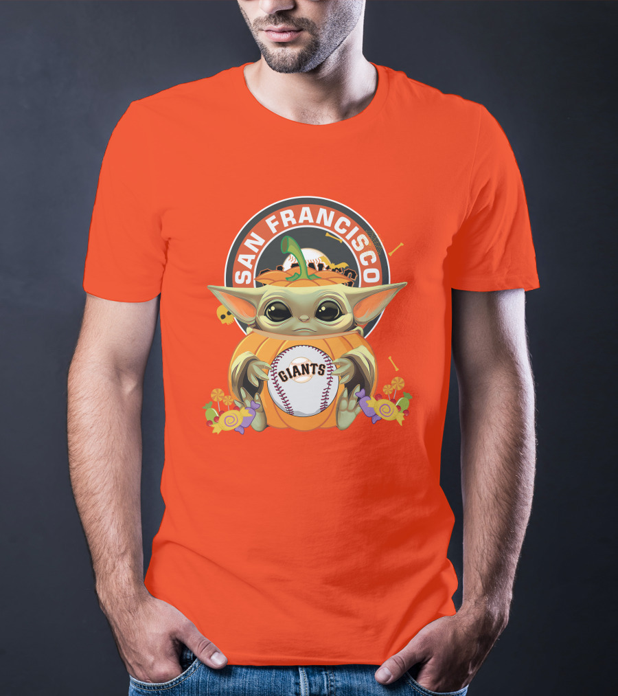 San Francisco Giants Halloween Baby Yoda Pumpkin Hug Baseball T-Shirt