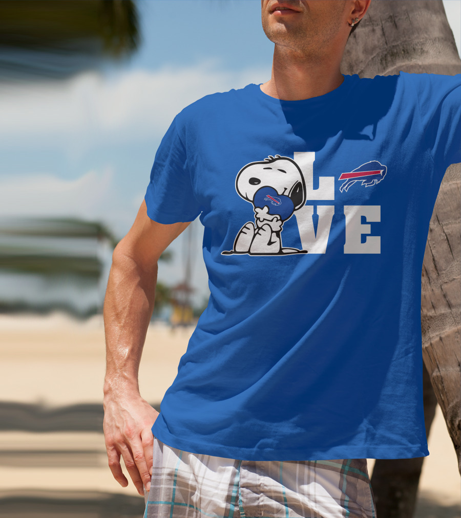 Snoopy Holding Heart Buffalo Bills Love T-Shirt