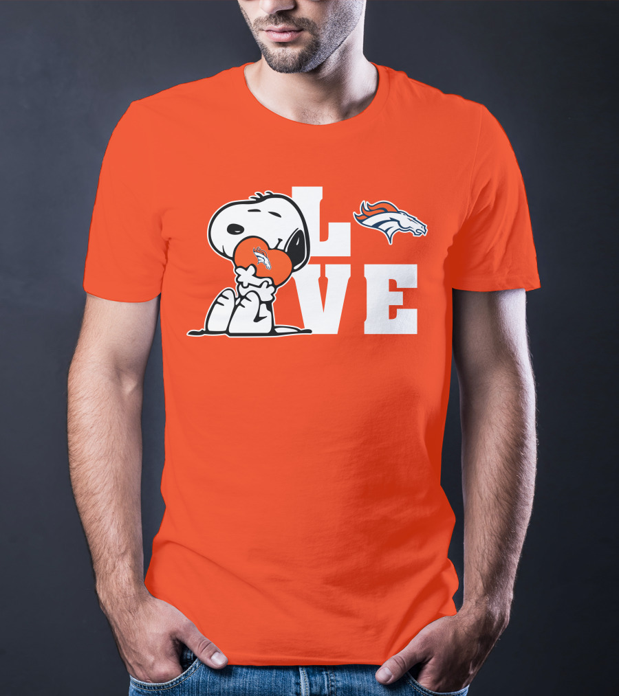 Snoopy Hugging Heart Denver Broncos Love T-Shirt
