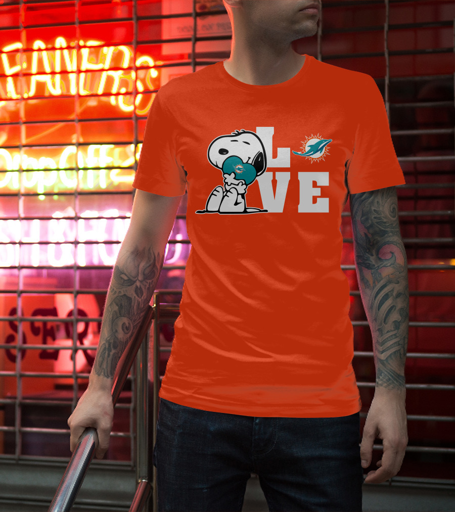Snoopy Love Miami Dolphins Nfl Football Peanuts Fan T-Shirt