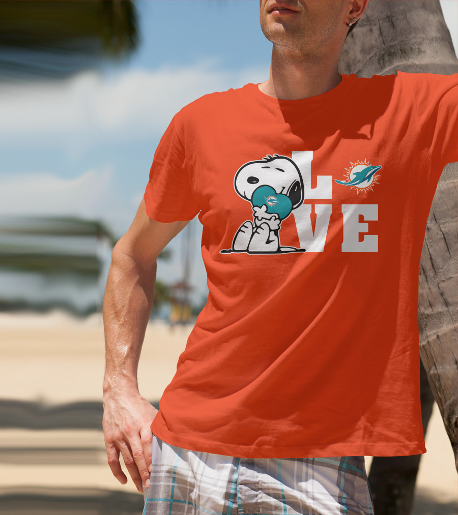 Snoopy Love Miami Dolphins Nfl Football Peanuts Fan T-Shirt