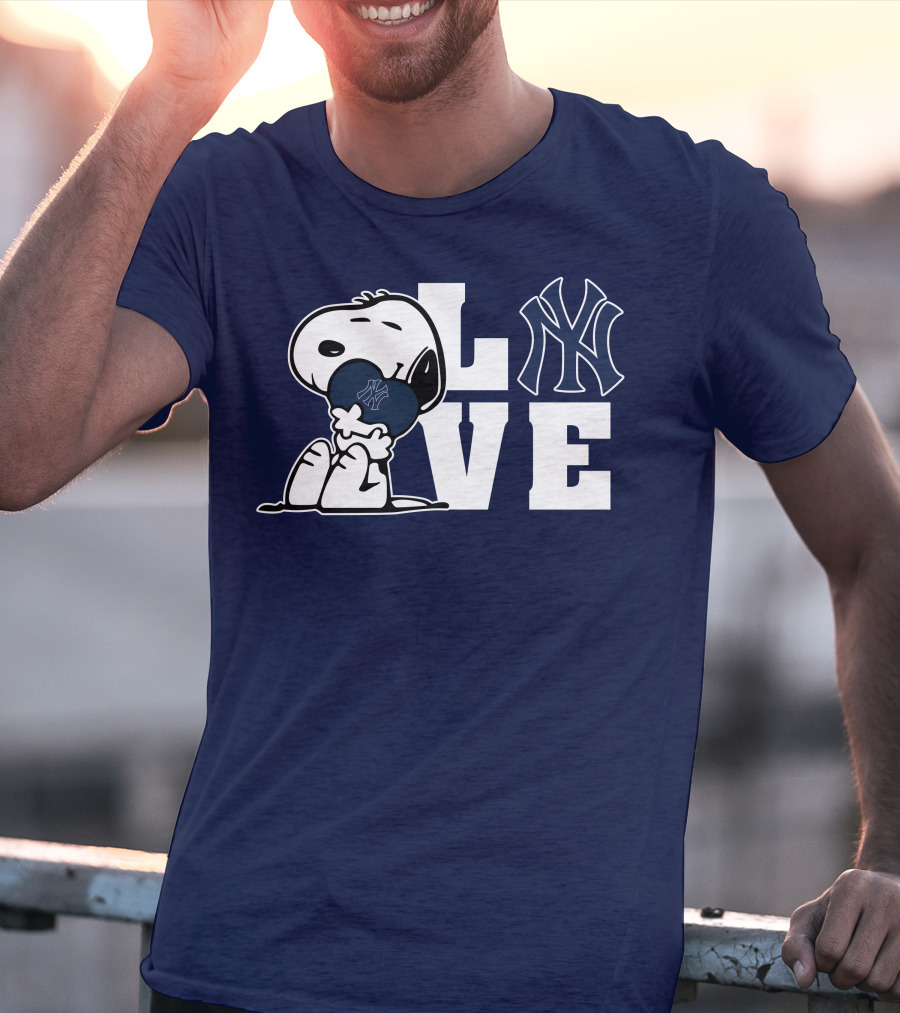 Snoopy Love New York Yankees Logo Mlb Peanuts Baseball Fan T-Shirt