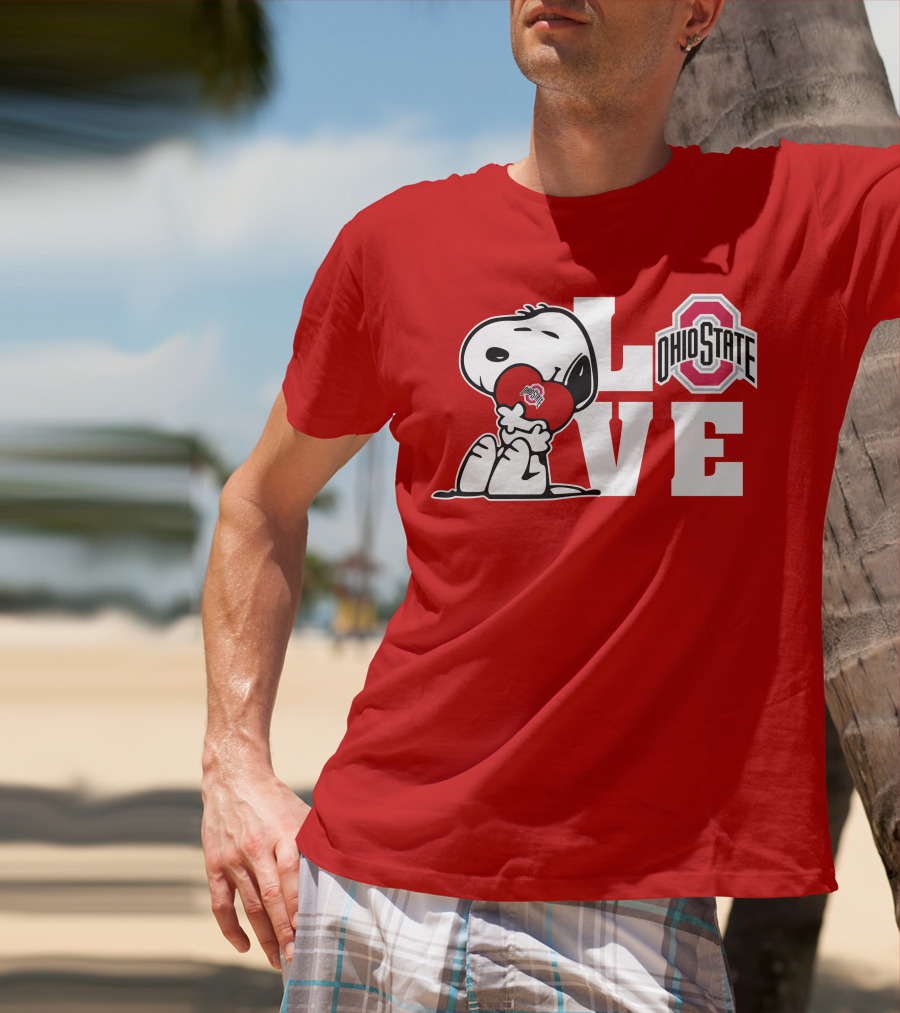 Snoopy Ohio State Buckeyes Love Peanuts Character Holding Heart With Buckeyes T-Shirt