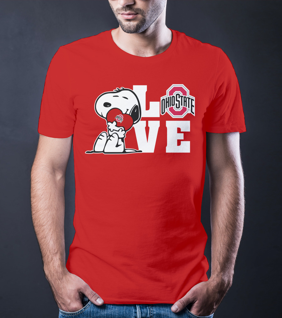 Snoopy Ohio State Buckeyes Love Peanuts Character Holding Heart With Buckeyes T-Shirt