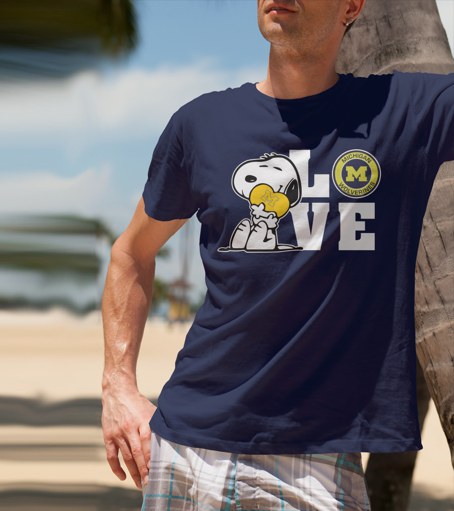 Snoopy Love Michigan Wolverines Peanuts Football T-Shirt