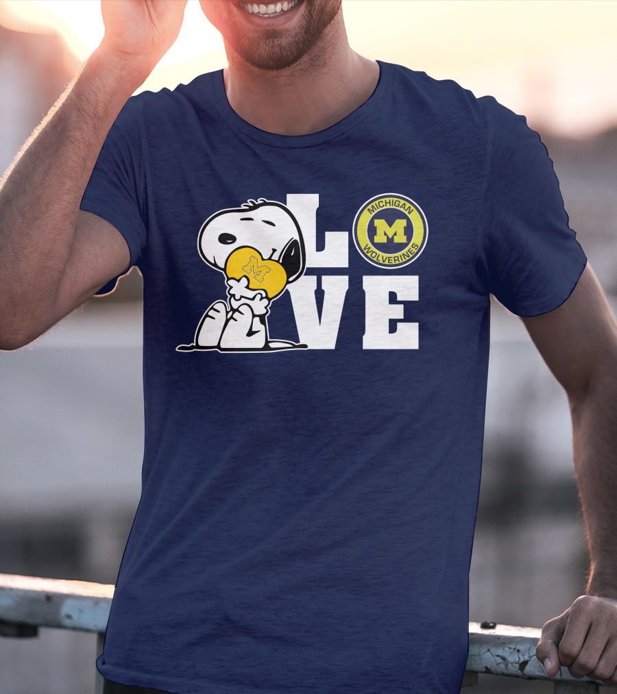 Snoopy Love Michigan Wolverines Peanuts Football T-Shirt