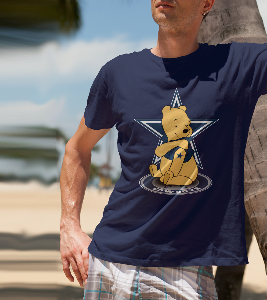 Dallas Cowboys Winnie The Pooh Star Logo Hugging Sitting T-Shirt