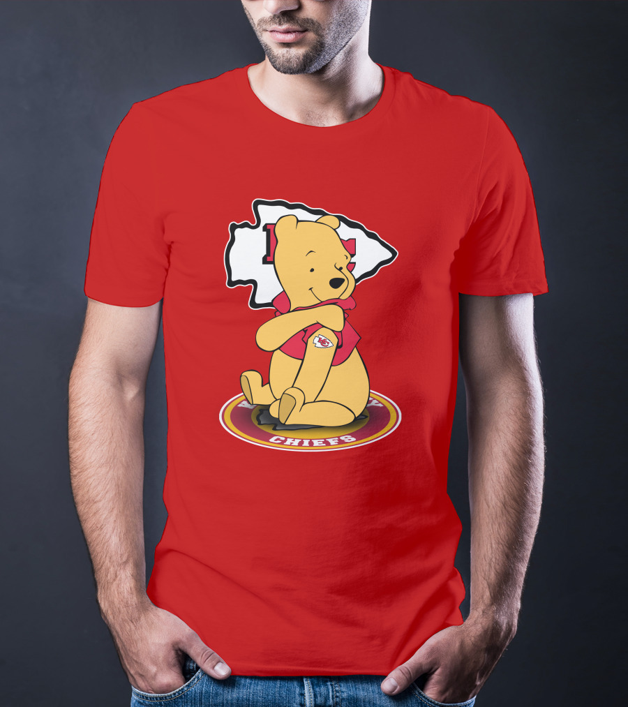 Kansas City Chiefs Winnie The Pooh Sitting On T-Shirt