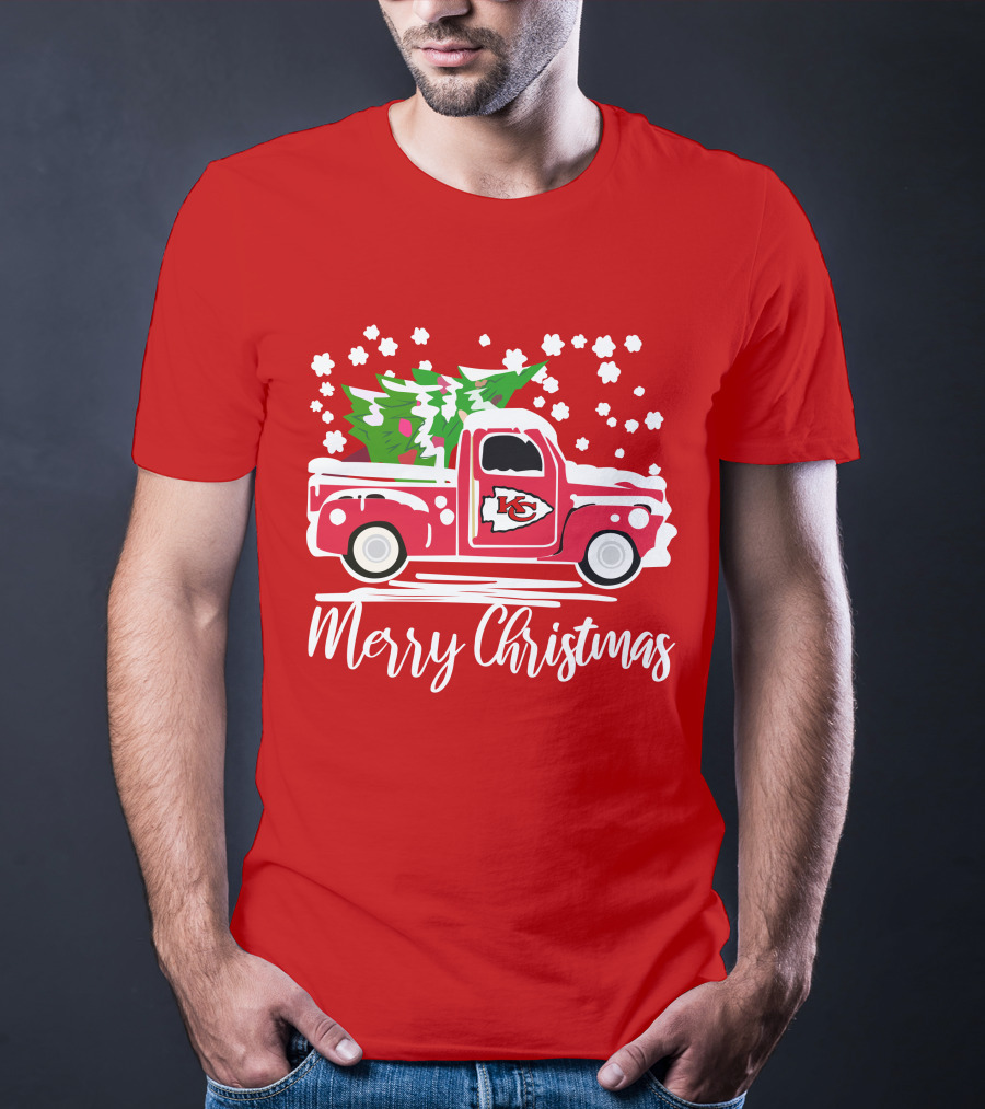 Kansas City Chiefs Vintage Truck Merry Christmas Snowflakes T-Shirt