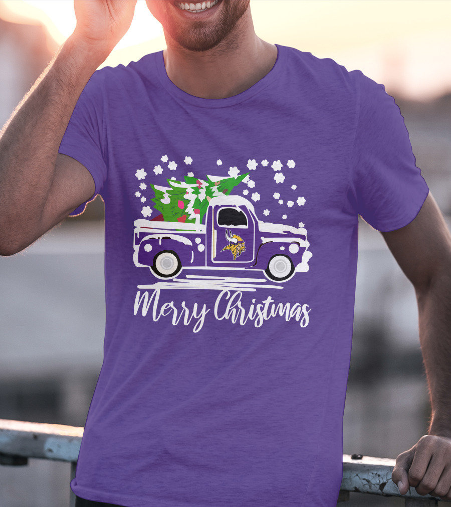 Merry Christmas Minnesota Vikings Vintage Car With Christmas Tree T-Shirt