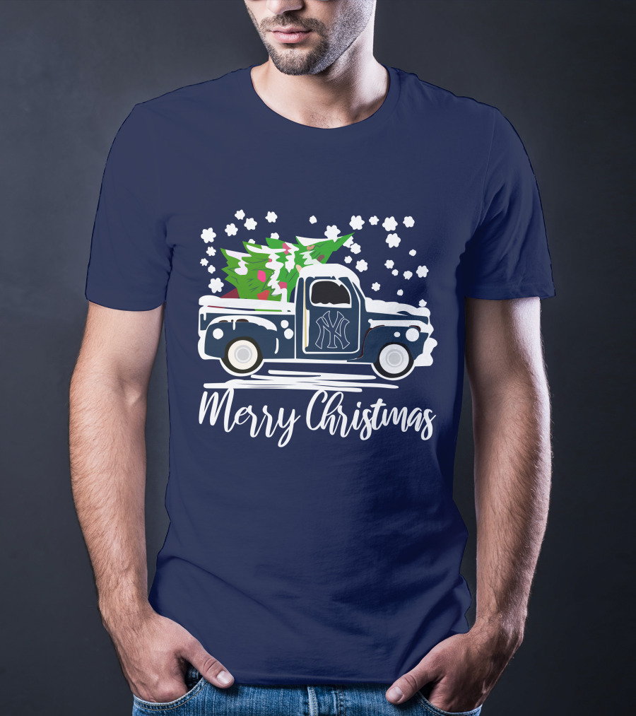 New York Yankees Vintage Truck Merry Christmas Snowflakes Tree T-Shirt