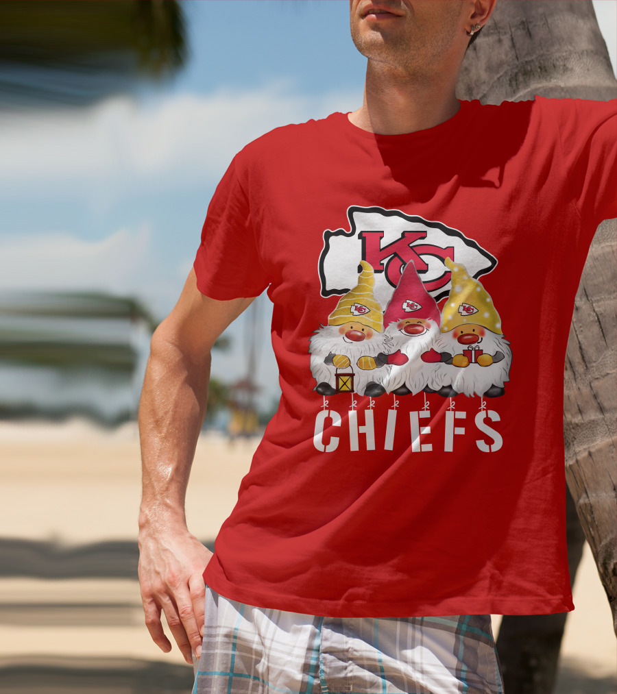 Kansas City Chiefs Merry Christmas Happy Holidays Gnomes T-Shirt