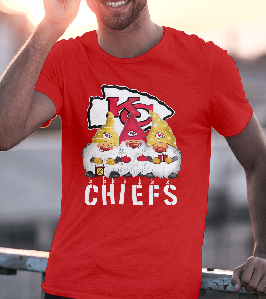 Kansas City Chiefs Merry Christmas Happy Holidays Gnomes T-Shirt