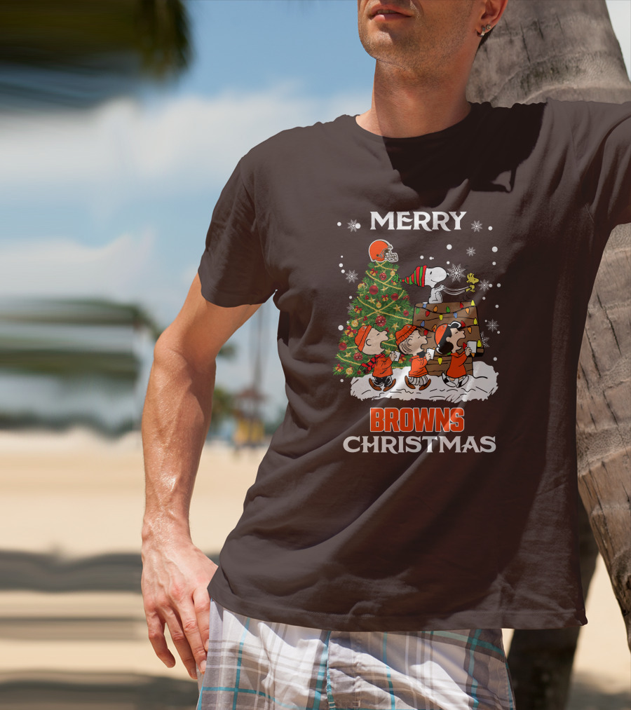 Merry Browns Christmas Peanuts Christmas Tree Celebration T-Shirt
