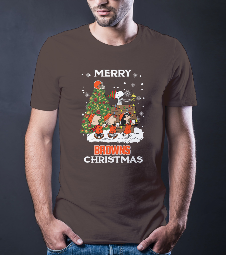 Merry Browns Christmas Peanuts Christmas Tree Celebration T-Shirt