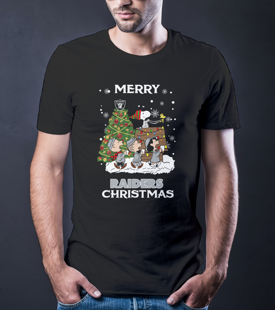 Merry Raiders Christmas Snoopy Peanuts Las Vegas Christmas Tree T-Shirt