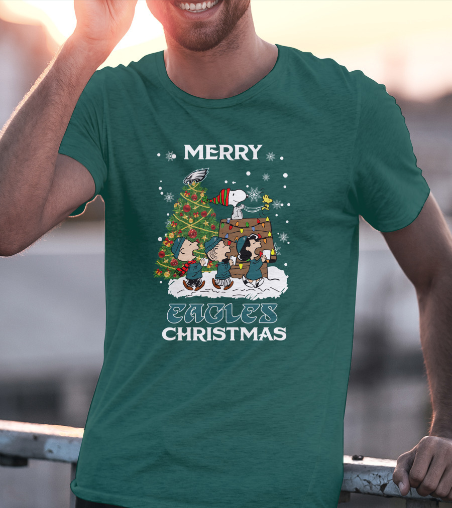 Merry Eagles Christmas Philadelphia Peanuts Christmas Tree Snoopy Woodstock T-Shirt