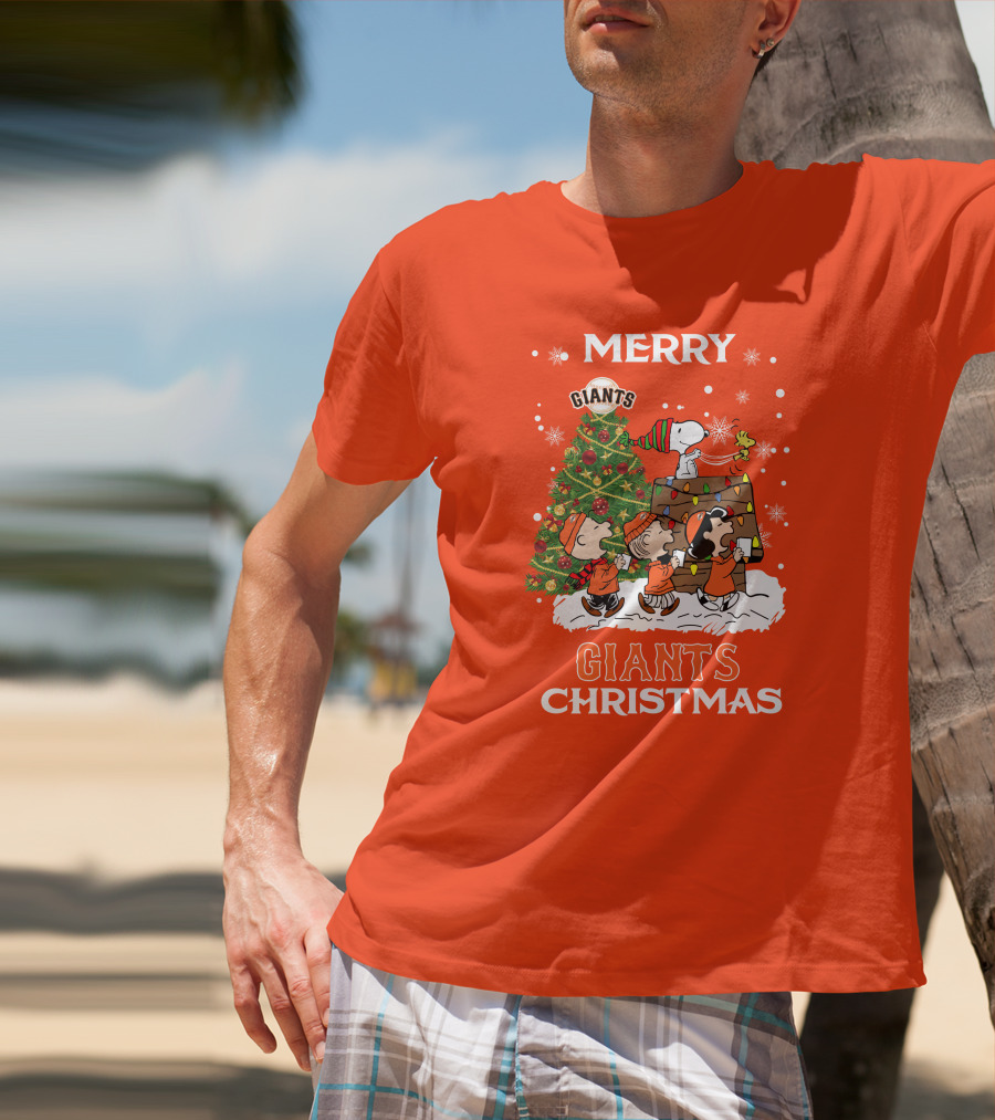 Merry Christmas San Francisco Giants Peanuts Tree T-Shirt